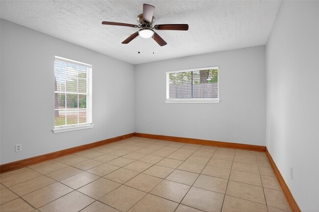 601 Chateau Woods Pkwy Dr