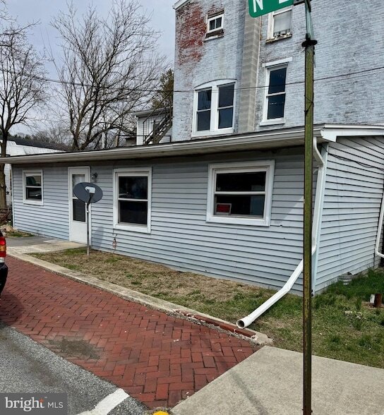 16 Chestnut St, Unit 301 in Cressona, PA - Building Photo