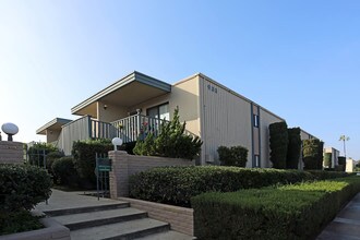 Cajon Villa Apartments in El Cajon, CA - Building Photo - Building Photo