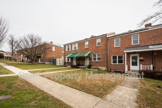 8627 Willow Oak Rd in Parkville, MD - Building Photo - Building Photo