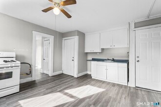 313 High St in New Britain, CT - Building Photo - Building Photo