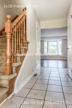 645 B Pinerow Crescent in Waterloo, ON - Building Photo - Building Photo