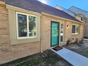 2128 Hazlitt Dr in Houston, TX - Building Photo - Building Photo