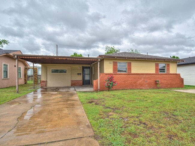 property at 2805 SW 60th St