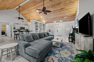 300 Lan Rob Ln in Destin, FL - Building Photo