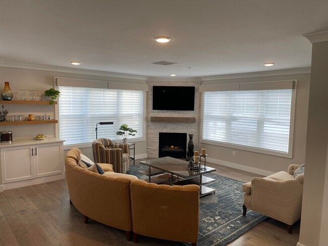 property at 2075 Lafayette Rd