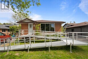 3456 Rexway Dr in Burlington, ON - Building Photo