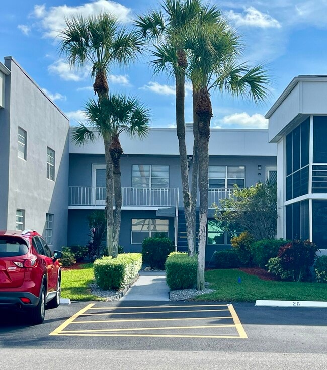 150 Burgandy Way in Delray Beach, FL - Building Photo - Building Photo