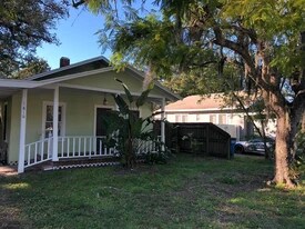 1810 Douglas Ave in Clearwater, FL - Building Photo