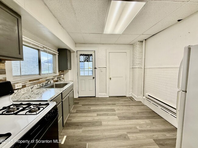 1005 Washburn St in Scranton, PA - Building Photo - Building Photo
