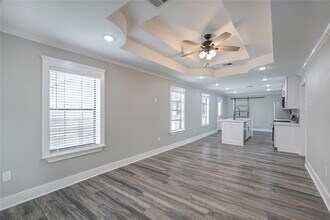813 E 32nd 1/2 St in Houston, TX - Building Photo - Building Photo