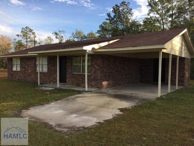 380 Howard Rd in Ludowici, GA - Foto de edificio - Building Photo