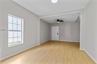 405 Medina St in Houston, TX - Building Photo - Building Photo