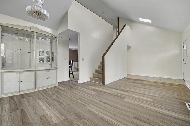 3 Knickerbocker Ave in Stamford, CT - Building Photo - Building Photo