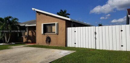 16239 SW 305th St in Homestead, FL - Building Photo - Building Photo