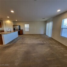 9282 Keystone Ridge Ave in Las Vegas, NV - Building Photo - Building Photo