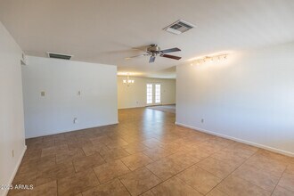 13234 N 38th Pl in Phoenix, AZ - Building Photo - Building Photo