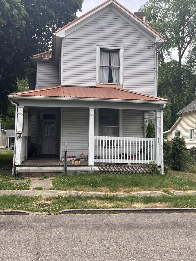 property at 458 Hedgewood Ave