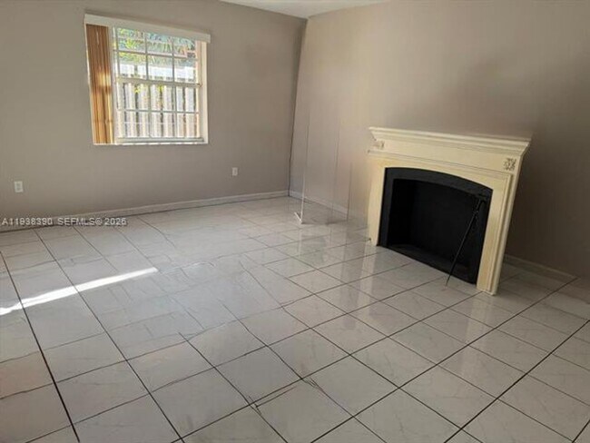 2912 SW 38th Ct in Miami, FL - Building Photo - Building Photo