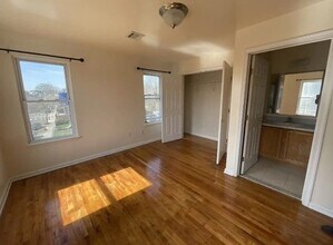 13 Union St in Jersey City, NJ - Building Photo - Building Photo