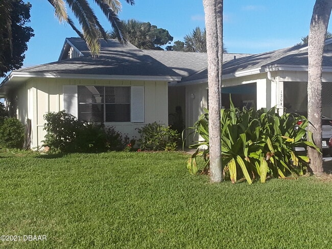 property at 1204 Harbour Point Dr