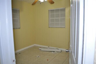 6425 SW 25th St in Miramar, FL - Building Photo - Building Photo