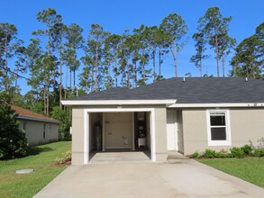 32 Riddle Dr in Palm Coast, FL - Building Photo - Building Photo