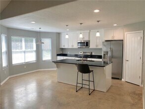 133 S Pinyon Point in Fayetteville, AR - Building Photo - Building Photo