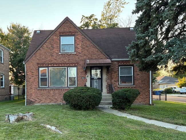property at 10800 S Sangamon St