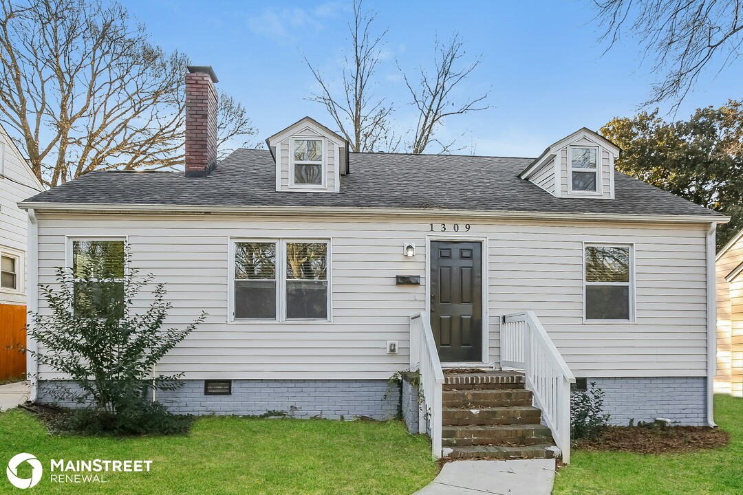 1309 Camp Greene St in Charlotte, NC - Building Photo