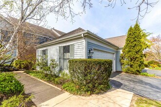851 Sutton Ct in Lincolnshire, IL - Building Photo - Building Photo