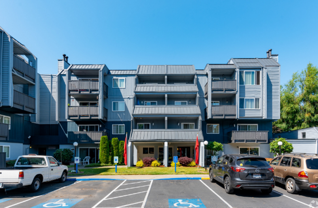 Oak Terrace in Lakewood, WA - Building Photo - Building Photo
