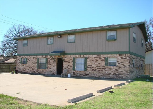 Toro Four-plexes in Bryan, TX - Building Photo