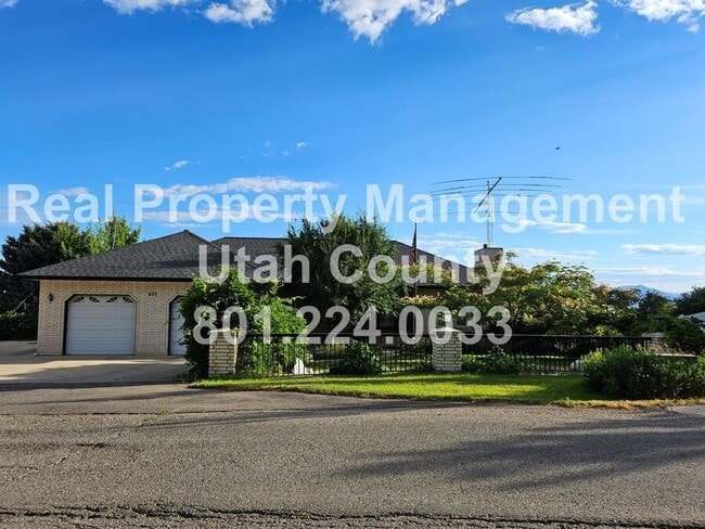 property at 675 Park Dr
