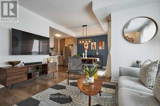 60-60 Orchid Pl Dr in Toronto, ON - Building Photo - Building Photo