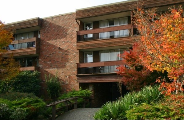 Village Green Apartments in Vancouver, BC - Building Photo