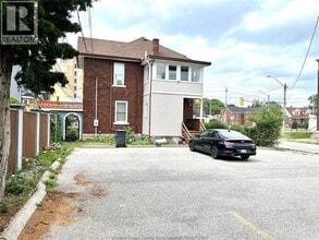 95 Giles Blvd E in Windsor, ON - Building Photo - Building Photo