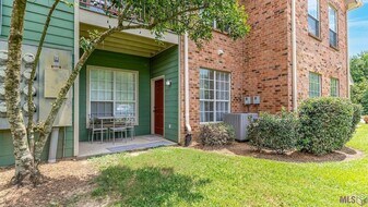 4464 Highland Rd in Baton Rouge, LA - Building Photo