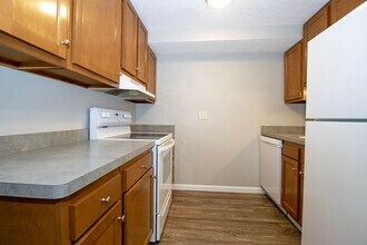 930 Hostetler Rd in Orrville, OH - Building Photo - Building Photo