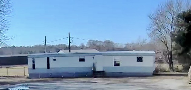 5 Coach Dr in Jackson, TN - Building Photo