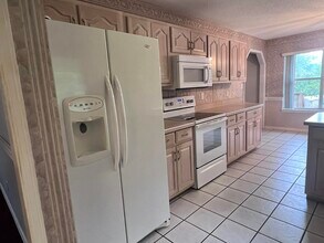 395 Lake Holley Cir in Defuniak Springs, FL - Building Photo - Building Photo