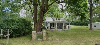 10425 White Rose Rd in Elkton, VA - Building Photo