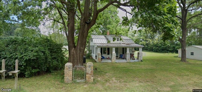 property at 10425 White Rose Rd