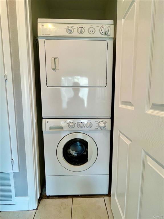 property at 9 Stanford Ct