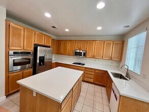 525 Avenida Ortega in San Marcos, CA - Building Photo - Building Photo