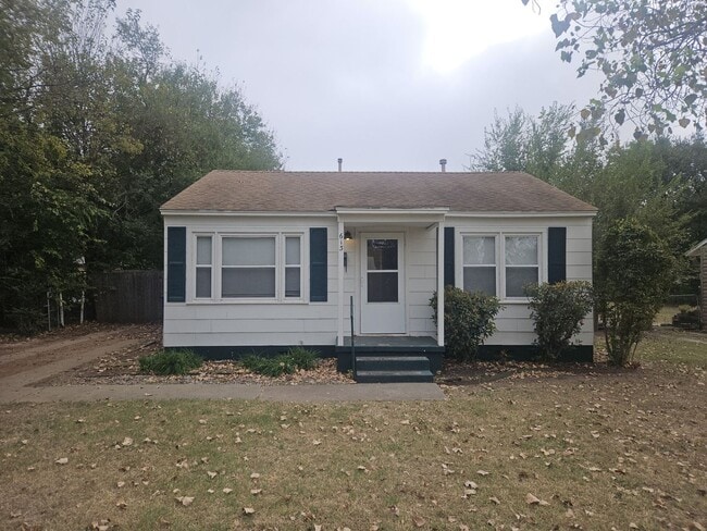 property at 613 Villa Dr