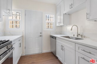 1154 Cochran Ave in Los Angeles, CA - Building Photo - Building Photo