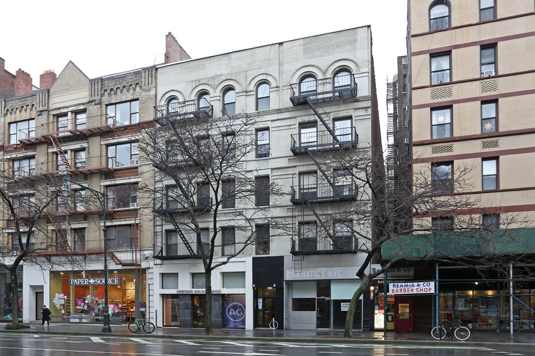 305 Columbus Ave in New York, NY - Foto de edificio
