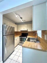 5930 W 25th Ct in Hialeah, FL - Building Photo - Building Photo