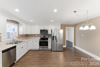 4000 Fieldcrest Rd in Charlotte, NC - Building Photo - Building Photo